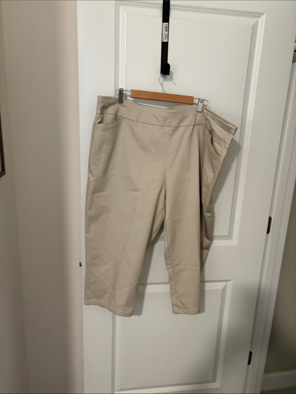 croft & barrow Beige Cropped Pull-On Pants